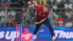 IND vs ENG: வைபவ் சூர்யவன்ஷி எங்களிடம் அறிமுகமாக வேண்டாம்.. இங்கிலாந்து வீரர் சாம் கரண் கலகல