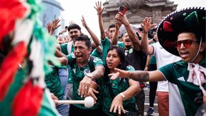 மெக்சிகோ தெருக்களில் ரசிகர்கள் விடிய விடிய கொண்டாட்டம்.. வரலாறு காணாத உலகக்கோப்பை வெற்றி
