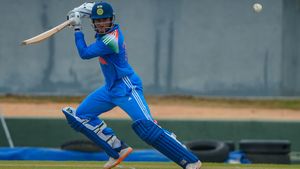 IND vs ENG: சார்! நீங்க துணை கேப்டன் மறந்துறாதீங்க.. பேட்டிங்கில் மீண்டும் சொதப்பிய திலக் வர்மா