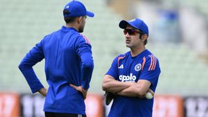 IND vs SL: இந்த வீரரை தொடர்ந்து 2 டெஸ்டிலும் ஆட வைக்க வேண்டும்.. கம்பீருக்கு வந்த கோரிக்கை