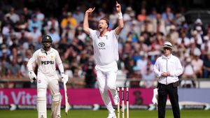 PAK vs ENG: இங்கிலாந்திடம் சரணடைந்த பாகிஸ்தான்.. முதல் டெஸ்டில் பரிதாபம்.. 4 பவுலர்களே கதையை முடித்தனர்