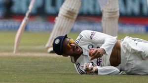 IND vs SL: மின்னல் வேகத்தில் சென்ற பந்து.. கண் இமைக்கும் நேரத்தில் சுப்மன் கில் செய்த மேஜிக்