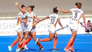கதறி அழுத இந்திய ஹாக்கி வீராங்கனைகள்.. ஹாக்கி உலகக் கோப்பையில் வெளியேற்றம்.. ஆஸ்திரேலியாவுடன் டிரா