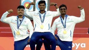 வில்வித்தையில் ஹாட்ரிக் தங்கம்.. இந்தியா ஆண்கள் அணியும் வெற்றி.. ஆசிய விளையாட்டில் ஆதிக்கம்
