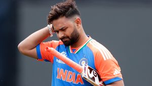 “ரிஷப் பண்ட்டின் நேரம் வரும்.. ஏன் இன்னும் ஒருநாள் அணியில் சேர்க்கவில்லை?”.. சுரேஷ் ரெய்னா கேள்வி