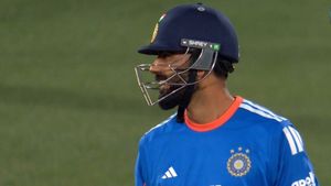 IND vs NZ: இவ்வளவு நாள் எங்கிருந்த ராசா? 17 ஆண்டுக்கால சாதனையை பேட்டிங்கில் முறியடித்த நமன் தீர்