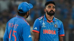 உலகக்கோப்பை வாய்ப்பே போய்விடும்.. சிராஜை முடக்கி வைக்க நினைக்கும் பிசிசிஐ.. பின்னணி என்ன?