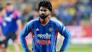 போட்டி அட்டவணை இந்திய வீரர்களுக்கு செய்யும் அநீதி.. இரவு 2 மணி ஆச்சு.. முரளி கார்த்திக் வேதனை