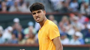 Djokovic battles through as Alcaraz starts flawlessly at Indian Wells