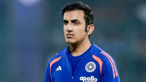 Gautam Gambhir hits back at Kirti Azad over temple remark after World Cup victory