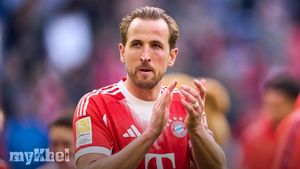 Harry Kane Worth EUR 250 Million, Bayern Chief Hoeness Points To Isak Transfer