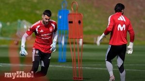 Joan Garcia Debut Under De La Fuente Considered As Spain Prepare For World Cup