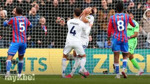 Leeds United Hold Crystal Palace To 0-0 Draw After Calvert-Lewin Penalty Miss