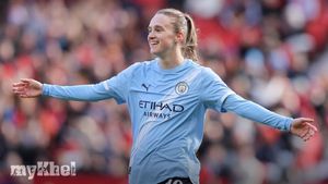 Manchester City Women Beat Manchester United 3-0 As Miedema Doubles Up To Close On WSL Title