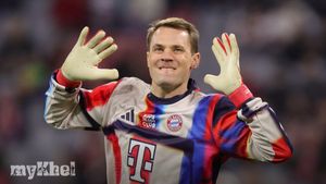 Manuel Neuer Future: Bayern In No Rush To Decide