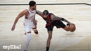 NBA Recap: Raptors Stop Suns, Pistons Lead East, Clippers Beat Bulls