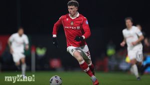 Wrexham AFC Beat Swansea City 2-0 As Broadhead Delivers In Derby To Strengthen Playoff Hopes