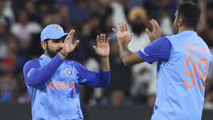 IPL 2026: രോഹിത് ശർമ്മ ഇനി വെറുമൊരു ഇംപാക്ട് പ്ലെയറല്ല; അശ്വിന്റെ പ്രവചനം കണ്ട് ഞെട്ടി ക്രിക്കറ്റ് ലോകം