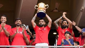 IPL 2026: ആദ്യം റോയല്‍സ്, ഇപ്പോള്‍ ആര്‍സിബിക്കും പുതിയ ഉടമകള്‍!! വാങ്ങിയതാരെന്നറിയാം