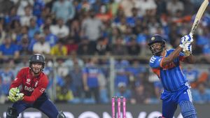 T20 WC 2026: സിംപിളായി അവൻ 150 അടിച്ചേനേ; സഞ്ജുവിന്റെ ബാറ്റിങ്ങിനെ പുകഴ്ത്തി മതിയാകാതെ മുൻ സിഎസ്കെ താരം