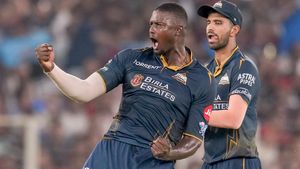 IPL 2026: ആര്‍സിബിയെ എറിഞ്ഞിട്ടു!! കിടിലന്‍ ജയവുമായി ജിടി; പ്ലേഓഫ് പ്രതീക്ഷ കാത്തു