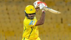 IPL 2026: സഞ്ജു കത്തിയാലേ ടീമിന് രക്ഷയുള്ളൂ, തിരിച്ചുവരാൻ ഈ ട്രിക്കുകൾ ഉപയോ​ഗിക്കാം; മുൻ താരം പറയുന്നതിങ്ങനെ
