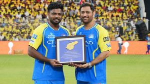 IPL 2026: മാത്രെയ്ക്കു പകരം ധോണി? അപ്പോള്‍ സഞ്ജു ബെഞ്ചില്‍!! ഞെട്ടിച്ച് മുന്‍ താരം, പറയുന്നതിങ്ങനെ