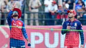 IPL 2026: ധരംശാലയില്‍ ടോസ് ഭാഗ്യം ശ്രേയസിന്, ആര്‍സിബിയെ ബാറ്റിങിന് അയച്ചു