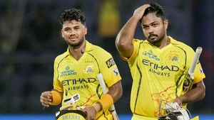 IPL 2026: സമ്മർദ്ദത്തിൽ വിറയ്ക്കില്ല, ചെന്നൈയെ സഞ്ജു പ്ലേഓഫിലെത്തിക്കും; അശ്വിന്റെ പ്രവചനം വൈറലാകുന്നു!