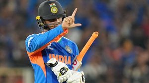 అభిషేక్ శర్మ సక్సెస్ సీక్రెట్: ఆ ముగ్గురే నా బలం!