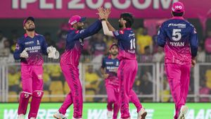 కూలీ కొడుకు నుంచి ఐపీఎల్ స్టార్ వరకు.. అరంగేట్రంలోనే అదరగొట్టాడు! 