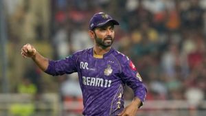 నోట్లో నాలుక లేనోడనుకున్నాం కదారా: చిచ్చుపెట్టిన రహానే సాబ్ - బోర్డు ఘాటు రియాక్షన్