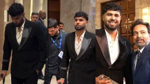 IPL 2026: నడవలేని స్థితిలో కేకేఆర్ స్టార్ పేసర్ (వీడియో)