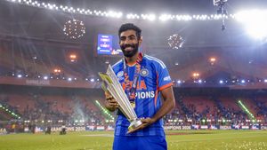 అదేంటి.. బుమ్రాకు ఆ పాక్ స్పిన్నర్‌తో పోలికా?