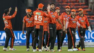 SRH ఫ్యాన్స్‌కు గుడ్ న్యూస్.. జట్టులోకి స్టార్ బౌలర్ ఎంట్రీ!