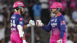 18 ఏళ్ల ఐపీఎల్ చరిత్రలో లేని రికార్డు.. సెహ్వాగ్-గంభీర్‌లనే వెనక్కి నెట్టిన బుడ్డోడు!