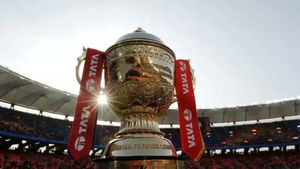 IPL 2026: ఐపీఎల్ సీన్ రివర్స్.. ఆ ‘4’ టీమ్‌లకు బిగ్ ఝలక్! 