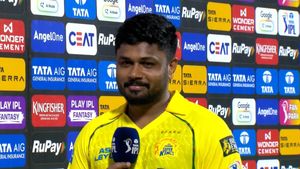 మనోడు అచ్చం అల్ట్రా లెవల్! గవాస్కర్ ఫిదా!!