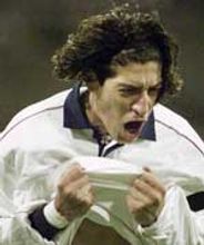 Zamorano shines in Chile win, Japan beat SA