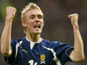 ManU midfielder's home burgled