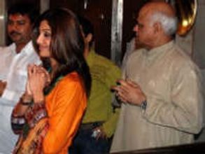 Shilpa offers IPL prayers at Golden Temple