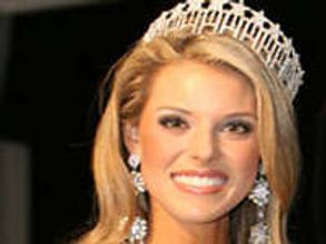 Is Michael Phelps dating Carrie Prejean?