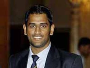 Fans celebrate Dhoni's 28th birthday