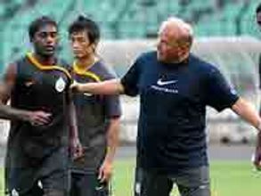 Football: India all set to defend Nehru Cup title