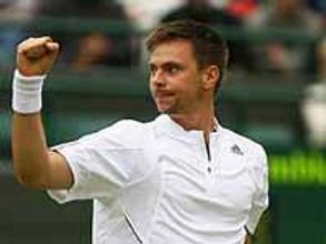 Soderling defeats Nadal again, Djokovic advances