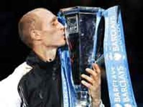 Davydenko clinches World tour finals title