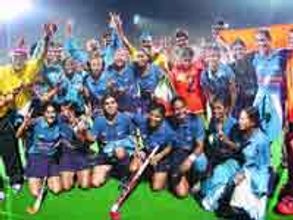 Hockey: Women team to protest wearing black band