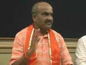 Sania Mirza has embarrased India: Pramod Muthalik