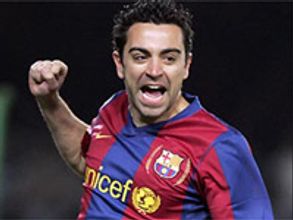 Xavi expects Fabregas at Camp Nou