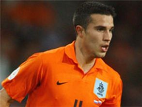 We are capable of beating anyone: Van Persie